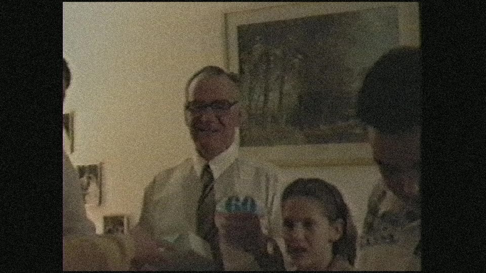 Värit haalistuneet (25–35 v)